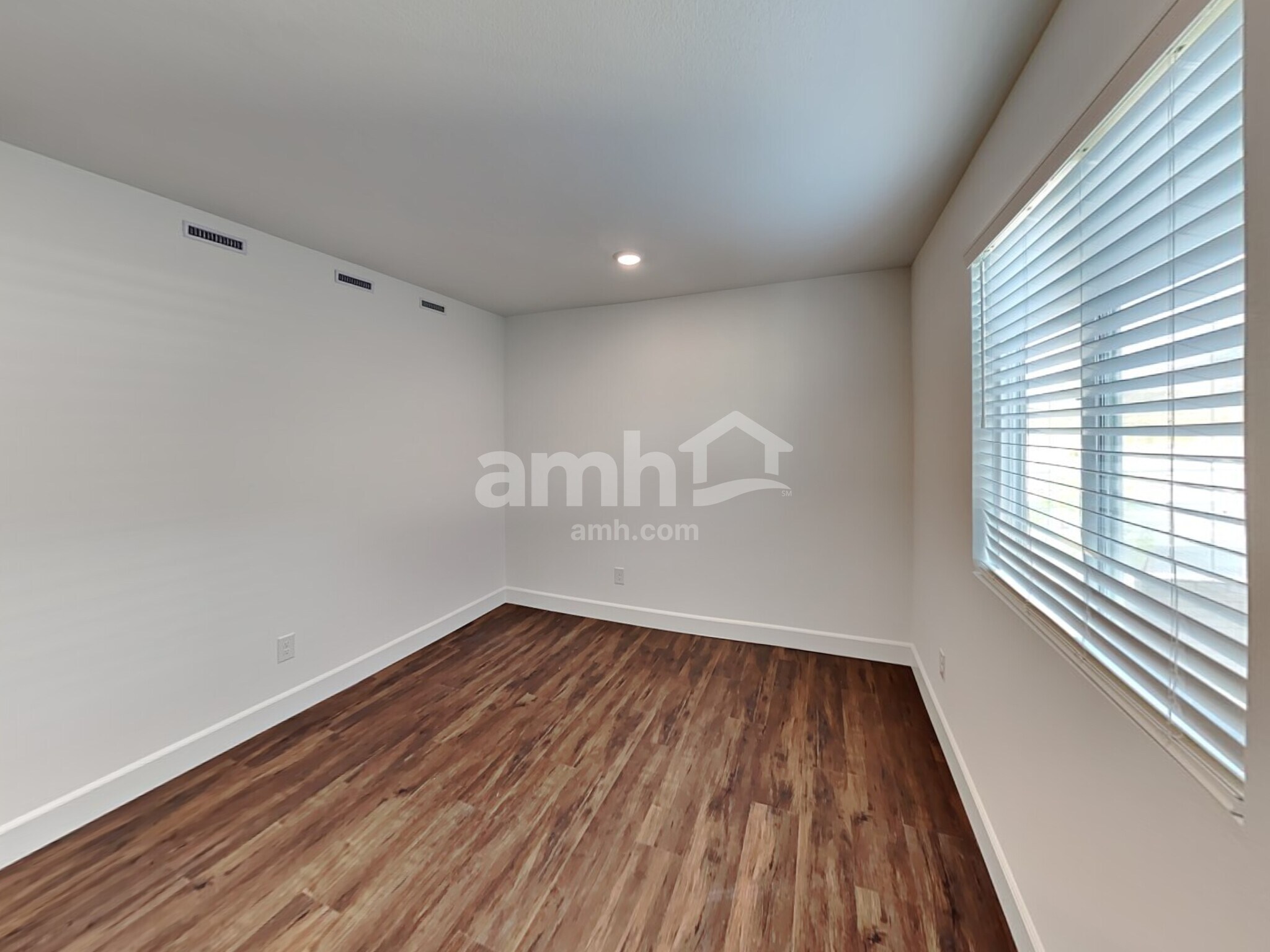 Building Photo - 8879 Tiger Tooth Ave