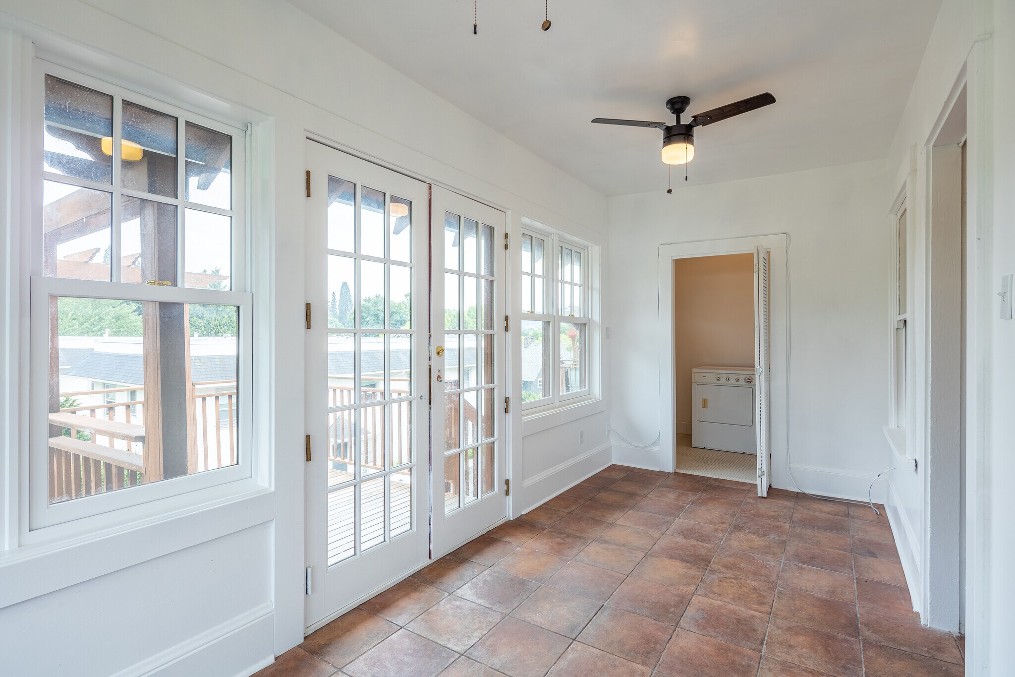 Sun Porch - 2346 SE Ankeny St