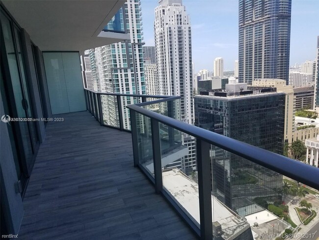 Building Photo - 2 br, 2 bath Condo - 1300 S Miami Ave