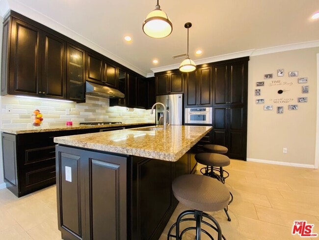 Building Photo - 51 Ivory Petal