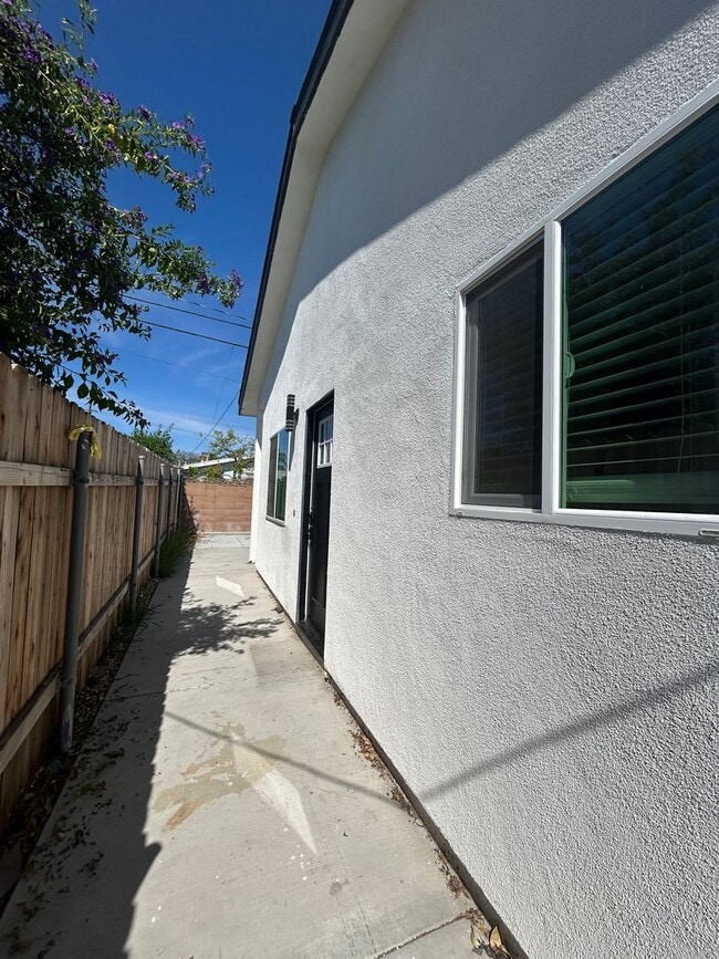 Building Photo - Beautiful Newly Built 2bed/2bath ADU