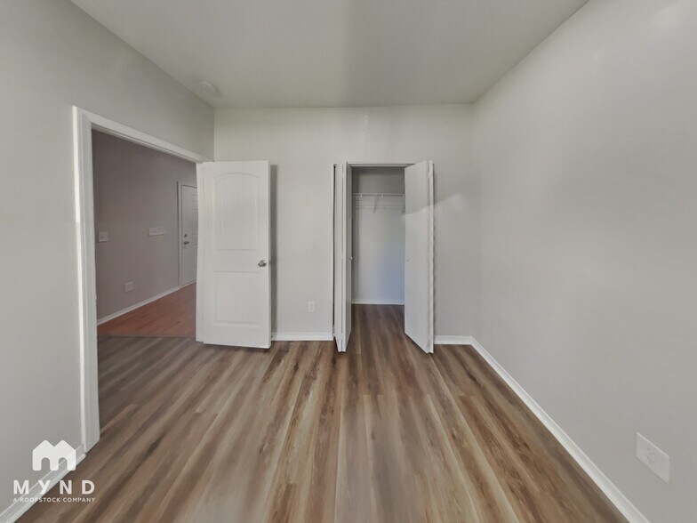 Building Photo - 1120 Sweet Gale Dr