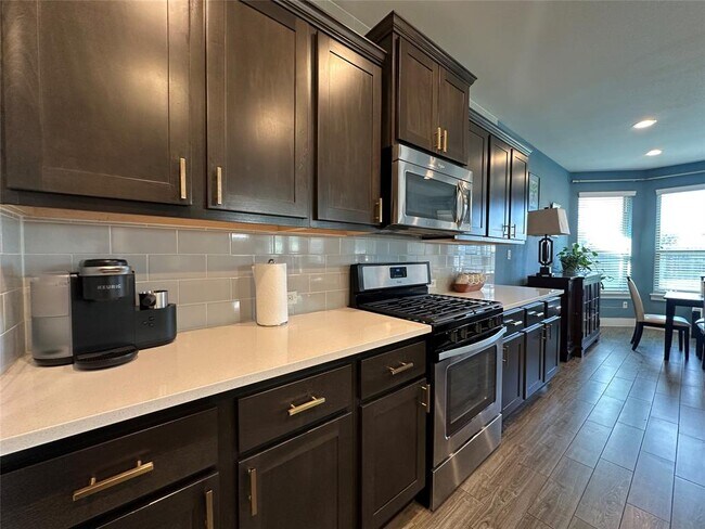 Building Photo - 8020 Annalise Dr