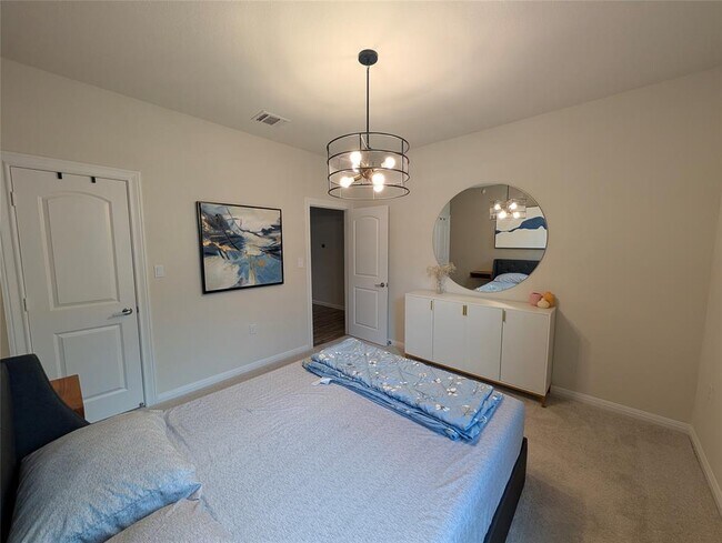 Building Photo - 511 Hoot Owl Ln S