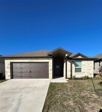 Building Photo - 2232 Hornbeam St