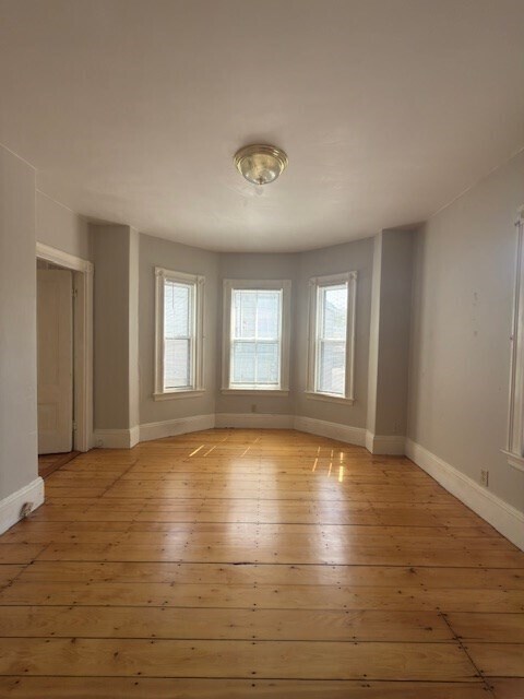 Building Photo - 135-137 Lynde St