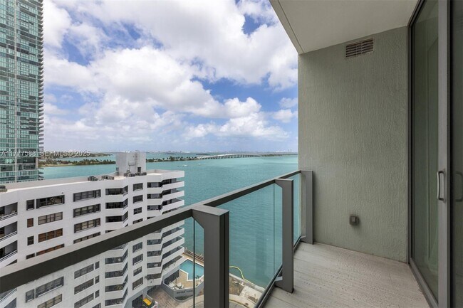 Building Photo - 2900 NE 7th Ave