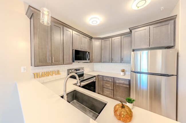 Building Photo - 67 S Main St