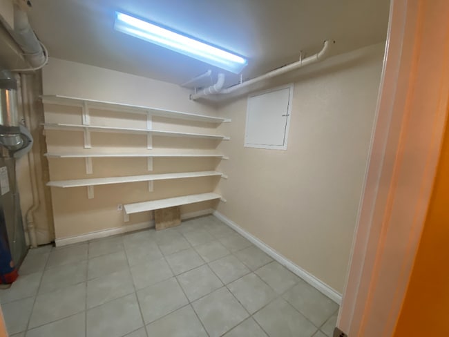 Building Photo - Available September! Beautiful and Spacious Home in Central Park!