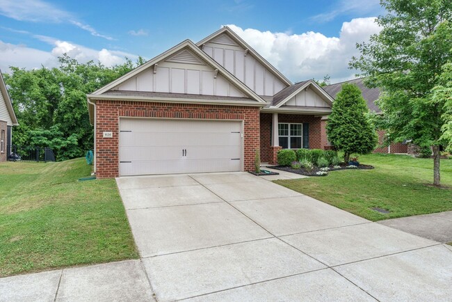 Building Photo - 3 Bed, 2 Bath One Level Home w/ Hardwood T...