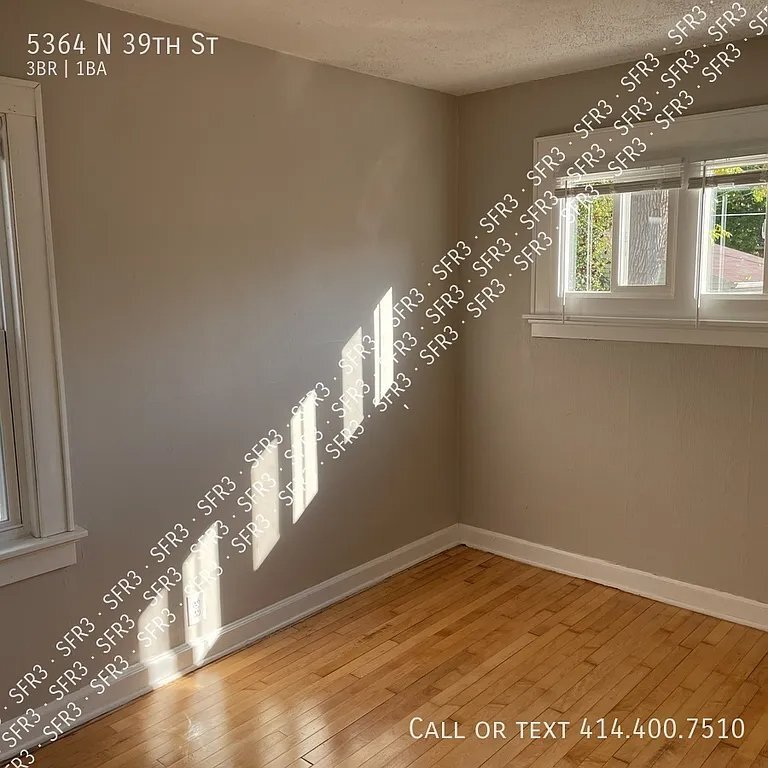 Building Photo - 5364 N 39th St
