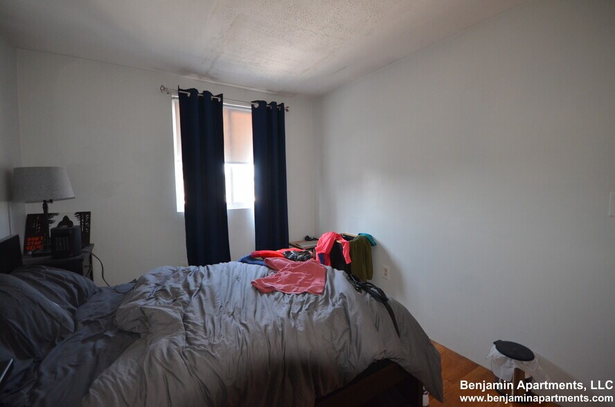 Building Photo - 385 Dorchester St