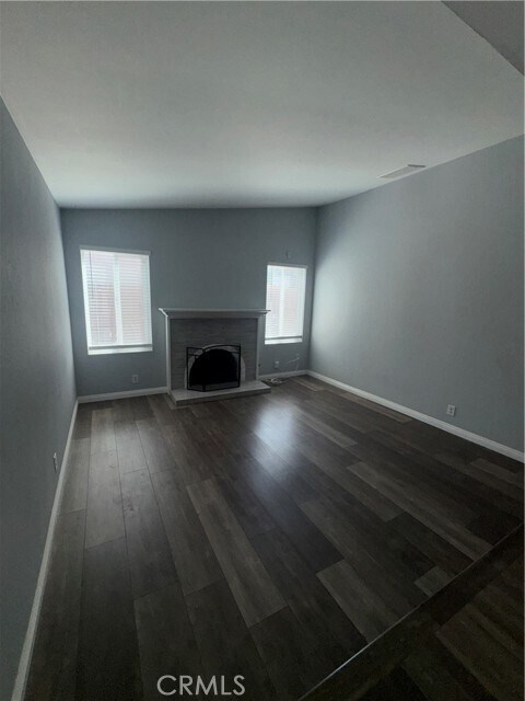 Building Photo - 2152 Trafalgar Ave