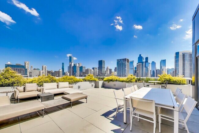 Building Photo - 435 W Erie St