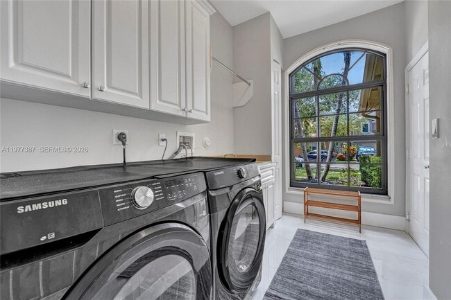 Building Photo - 3950 W Hibiscus St