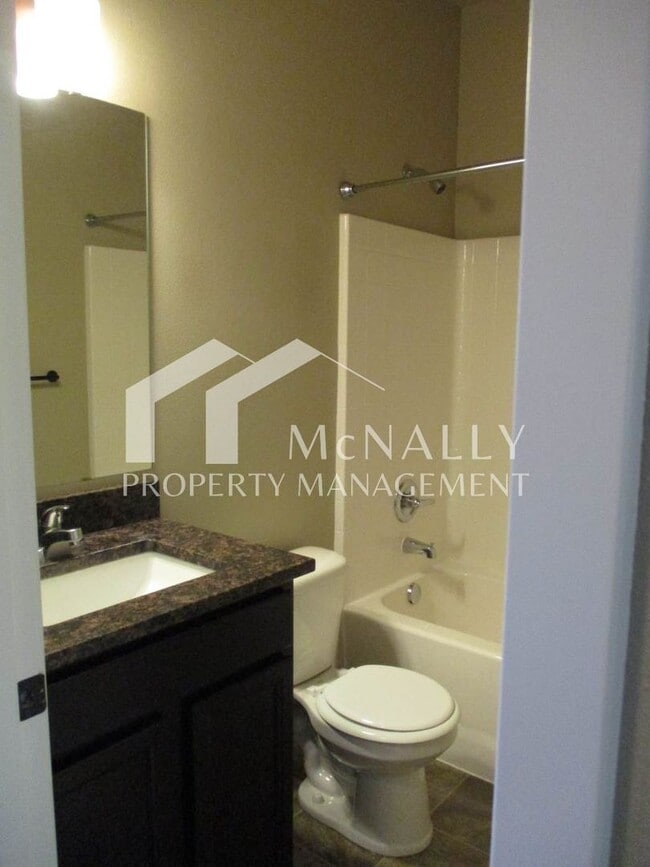 Building Photo - Lovely 4 bedroom 3 bath home in South Kitsap