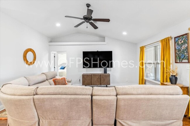 Building Photo - 8170 Tavira St