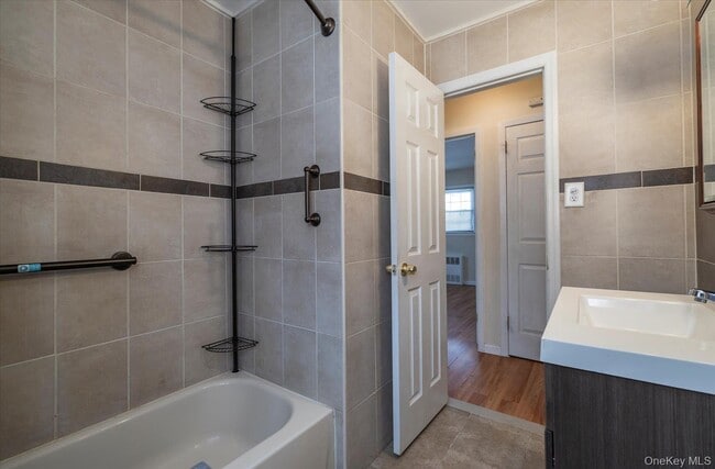 Building Photo - 580 Georgia St