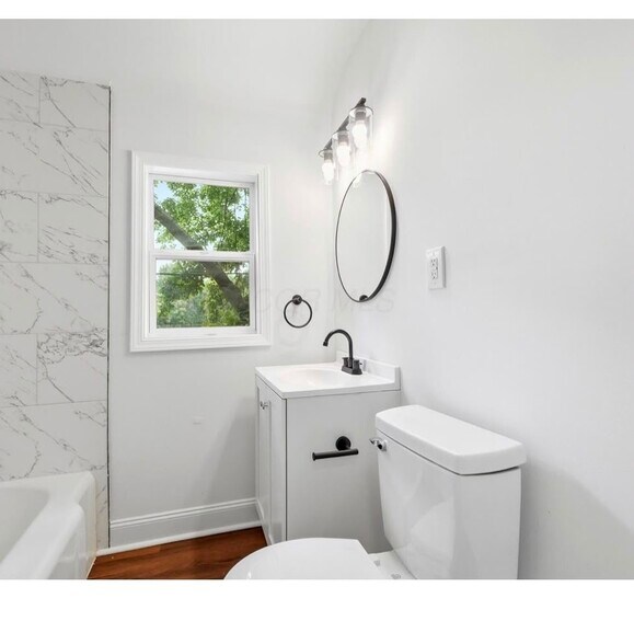 Building Photo - 658 Rhoads Ave