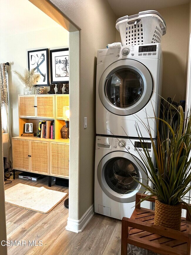 Building Photo - 1226 Aster St