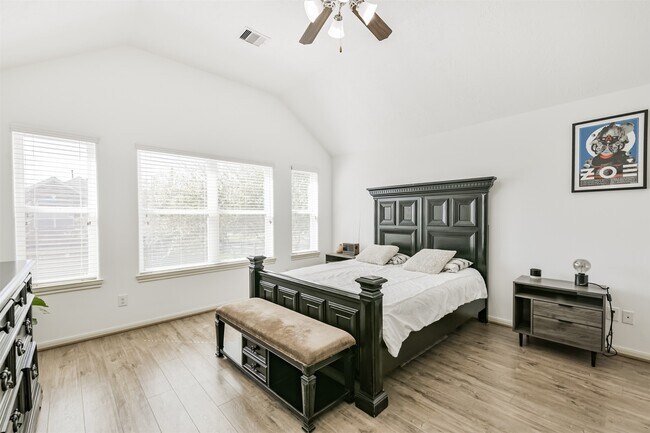 Building Photo - 1822 Don Alejandro