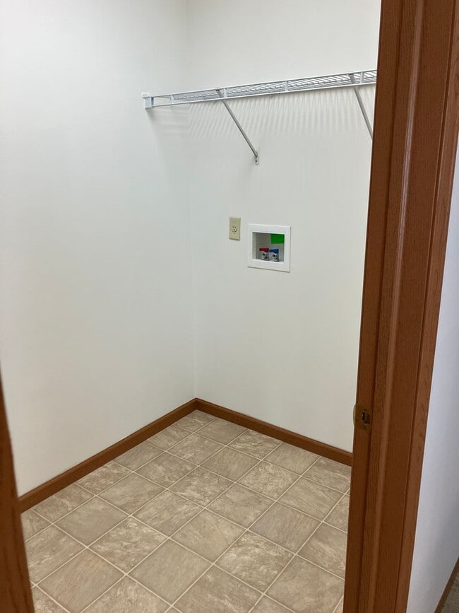 Building Photo - 1023 Laurel Tree Ct