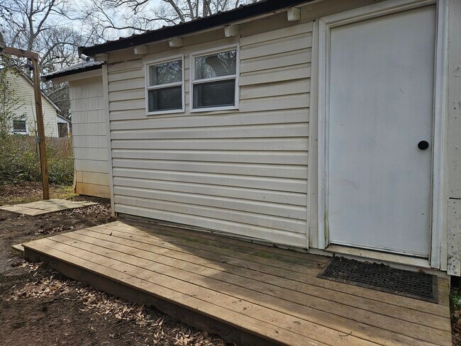 Building Photo - 102 Kay St