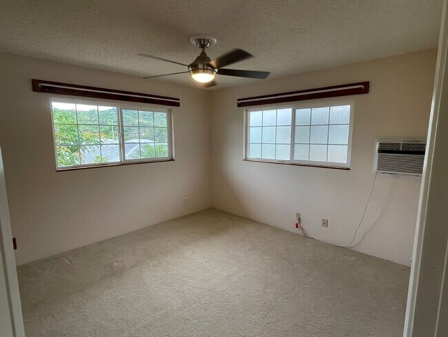 Building Photo - 4 bedroom 2 bath single family home-  Kaneohe!