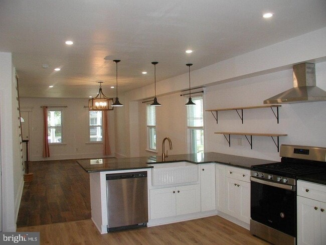 Building Photo - 509 Lincoln Ave