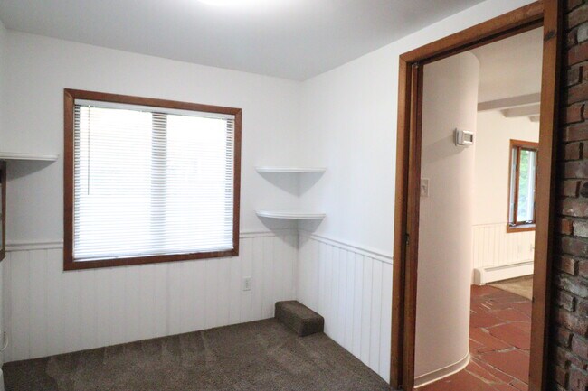 Building Photo - 270 Connetquot Rd