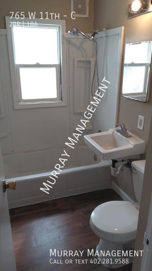 Building Photo - 765 W 11th St