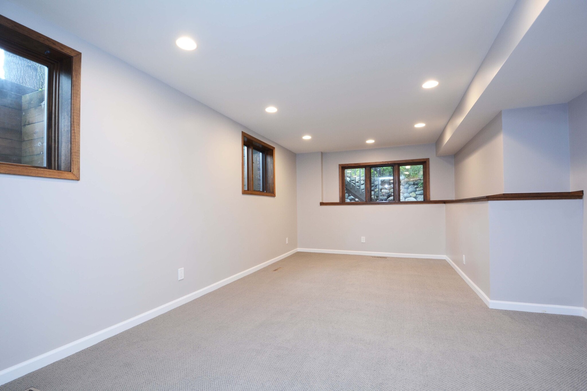 Building Photo - 5536 Village Dr
