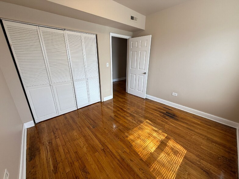 Building Photo - 4834 W Adams St