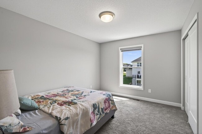 Building Photo - 1559 Edgebrook Ln