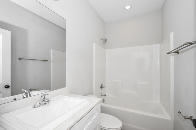 Building Photo - 1054 Autumns Wood Cir E