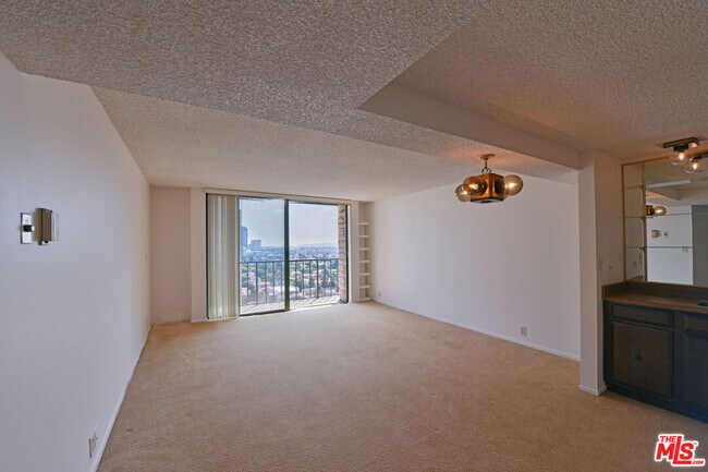 Building Photo - 10535 Wilshire Blvd