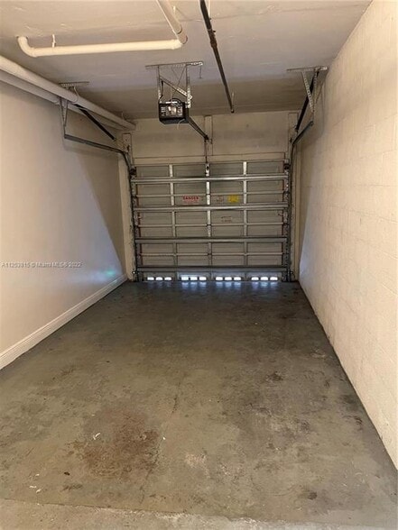 Building Photo - 6312 W Sample Rd