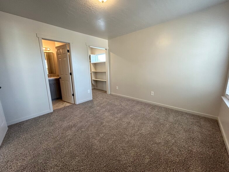 Building Photo - 4815 Continental Ln