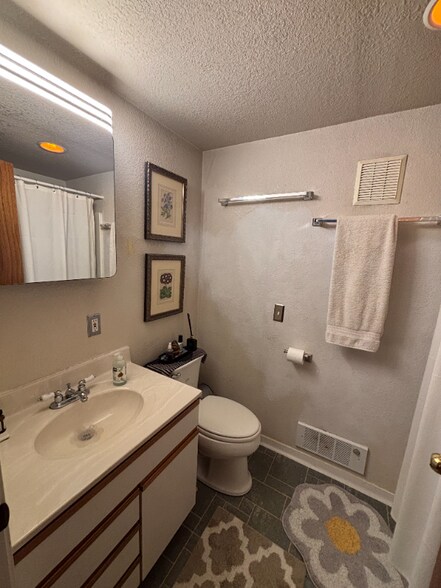 Building Photo - 539 29th Ave S