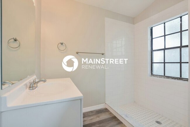 Building Photo - 3 Bedroom Pet-Friendly Home in KISSIMMEE, FL with Main Street Renewal
