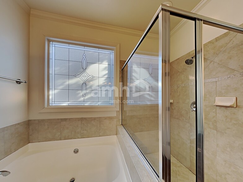 Building Photo - 830 Red Hawk Ct