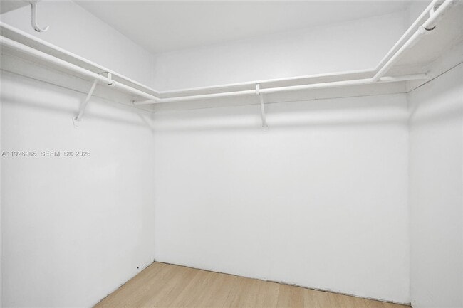 Building Photo - 100 Bayview Dr