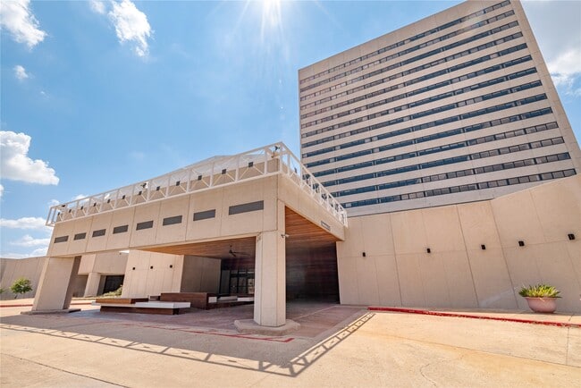 Building Photo - 14703 Park Row Blvd