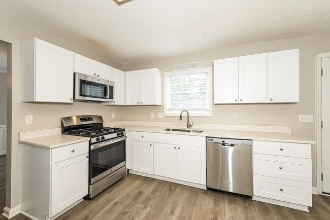 Building Photo - 460 Twin Brook Way NW