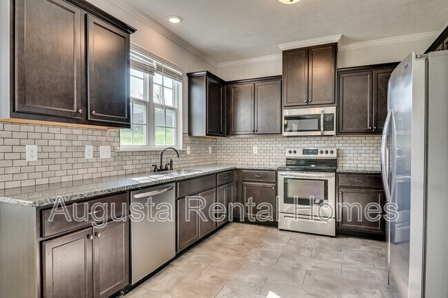 Building Photo - 638 Jensen Ln