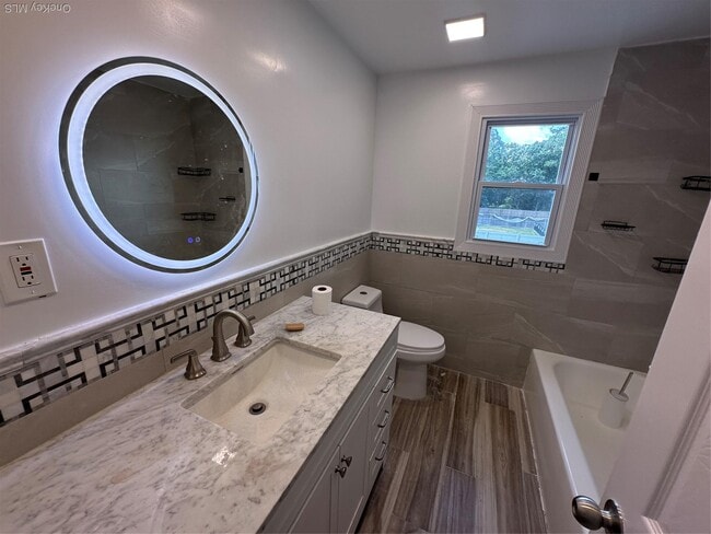 Building Photo - 15 Mida Ct