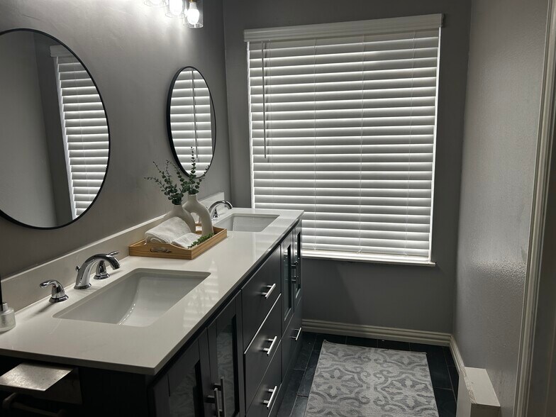 Building Photo - 1796 Massey Dr