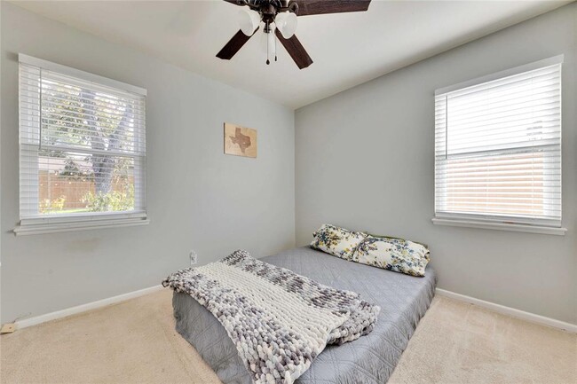 Building Photo - 8213 Briarwood Ln