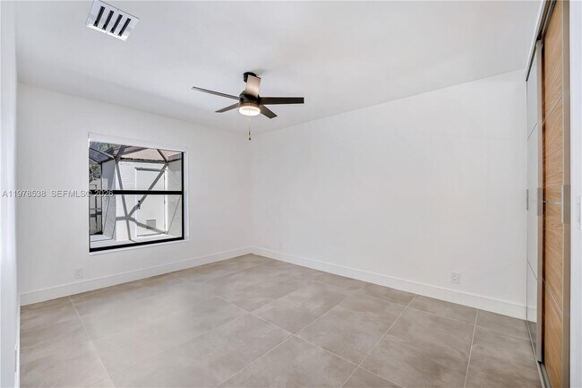 Building Photo - 2616 Carambola Cir N