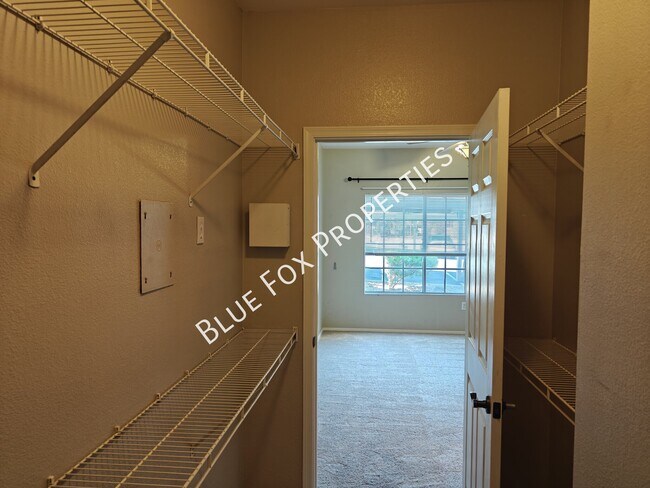Building Photo - 1500 E Pusch Wilderness Dr